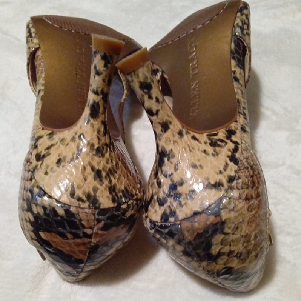 Ellen Tracy Beige Snakeskin Heels - Picture 6 of 11
